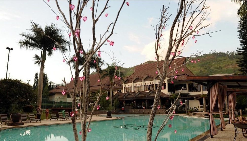 Puteri Gunung Hotel Лембанг Екстер'єр фото