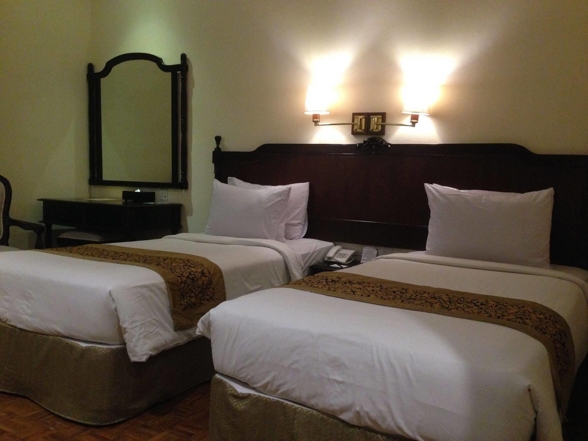 Puteri Gunung Hotel Лембанг Екстер'єр фото
