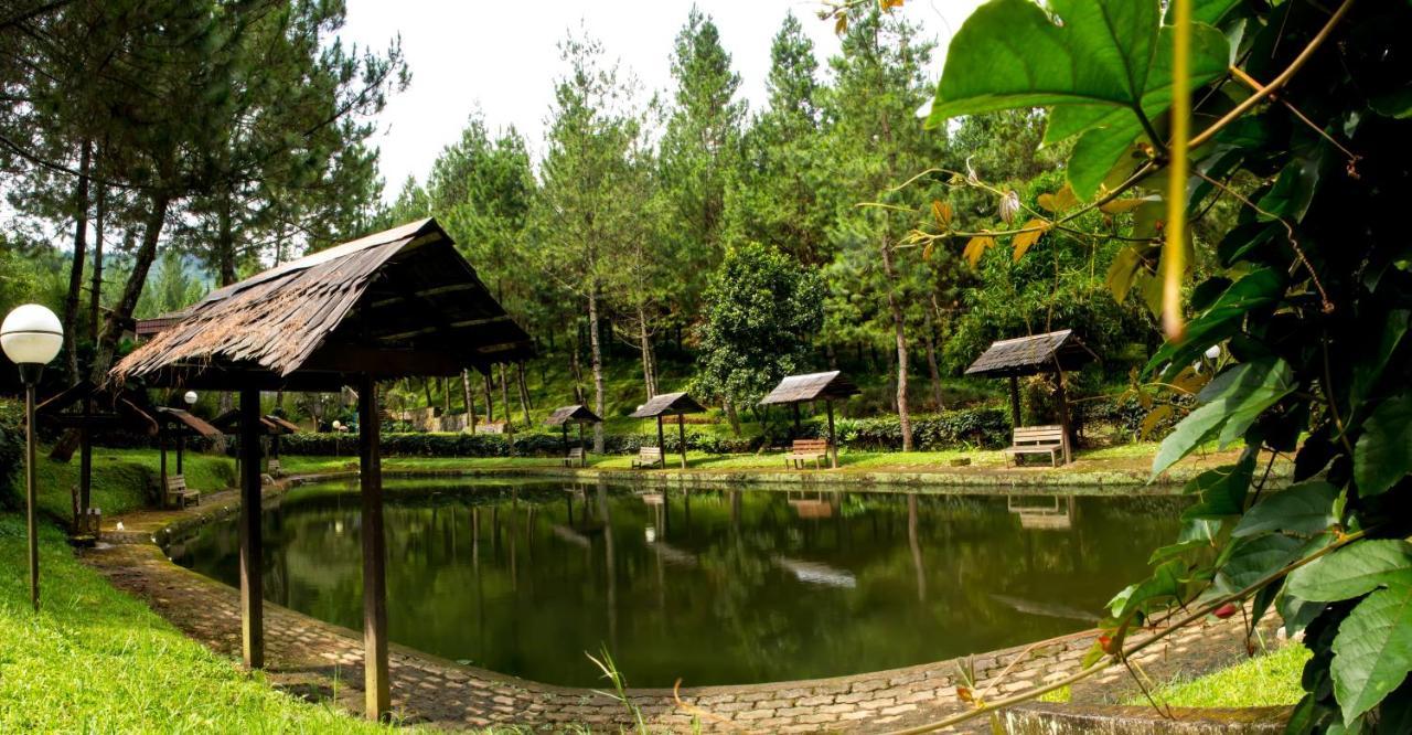 Puteri Gunung Hotel Лембанг Екстер'єр фото